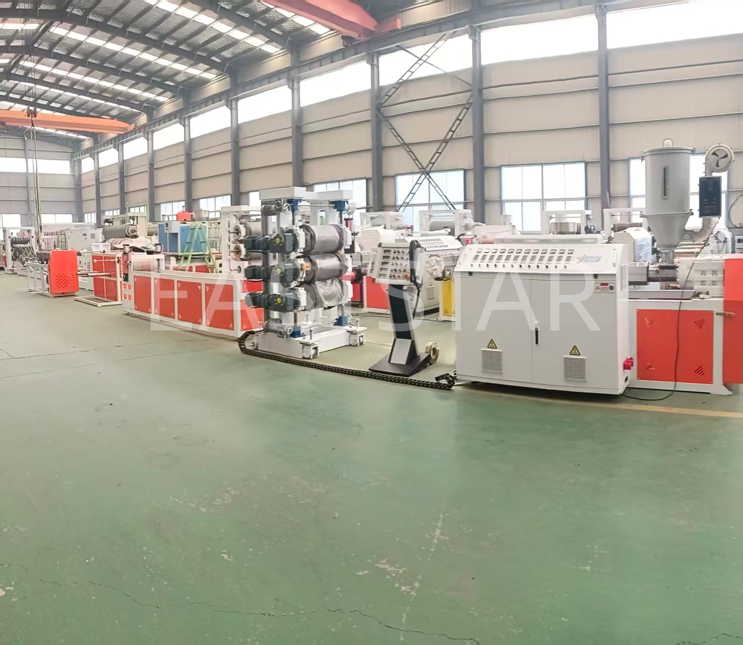 ఇన్నోవేటివ్ హై-పెర్ఫార్మెన్స్ ఎక్స్‌ట్రూషన్ లైన్‌తో EASTSTR అడ్వాన్స్‌లు POK షీట్ ఉత్పత్తి